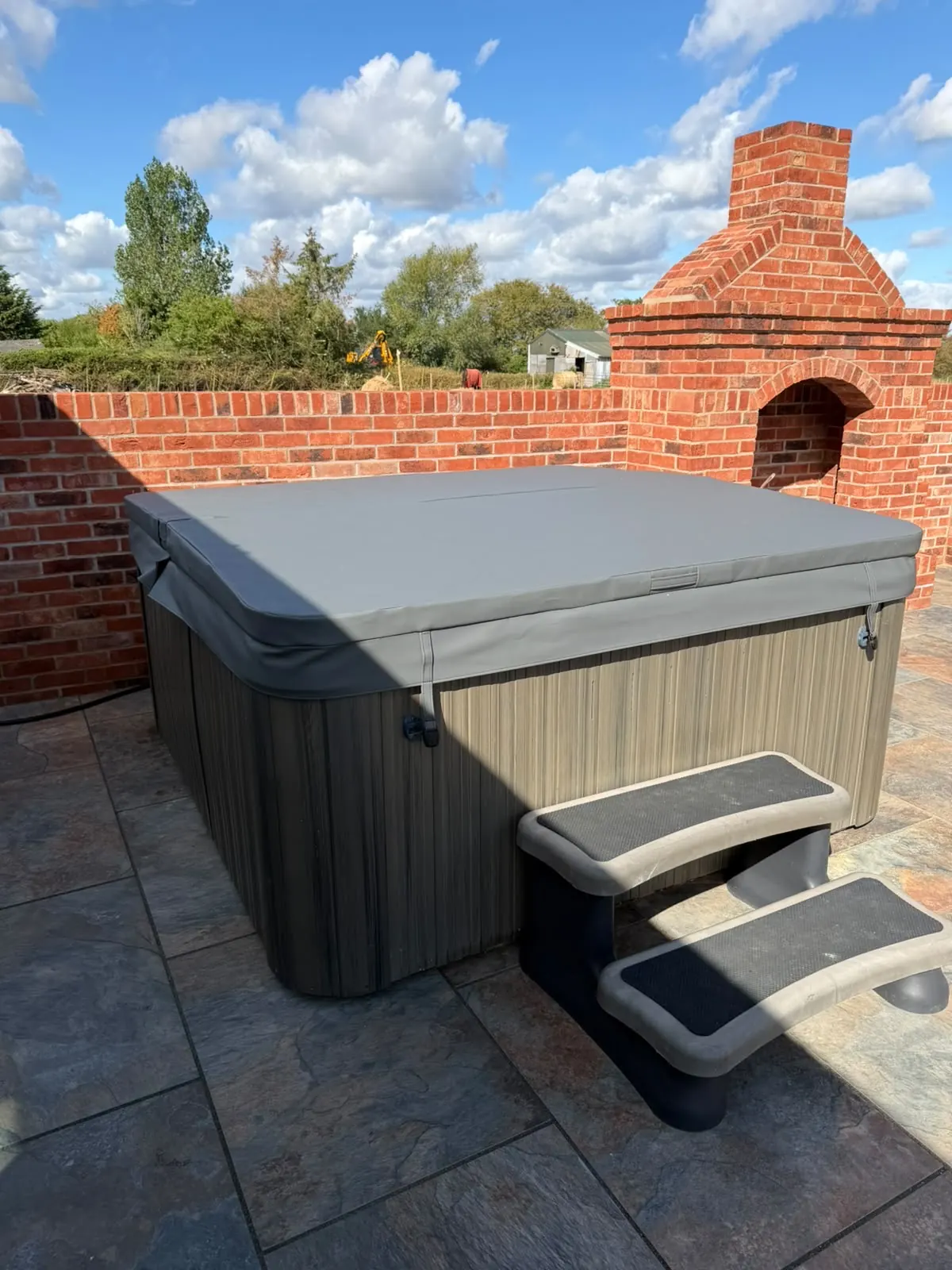 New made-to-measure hot tub cover fitted to the same hot tub