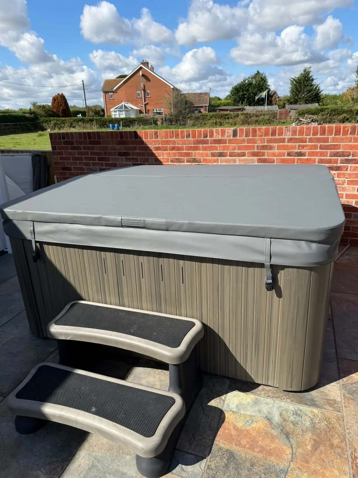 Replacement hot tub cover fitted to a hot tub in Lincolnshire